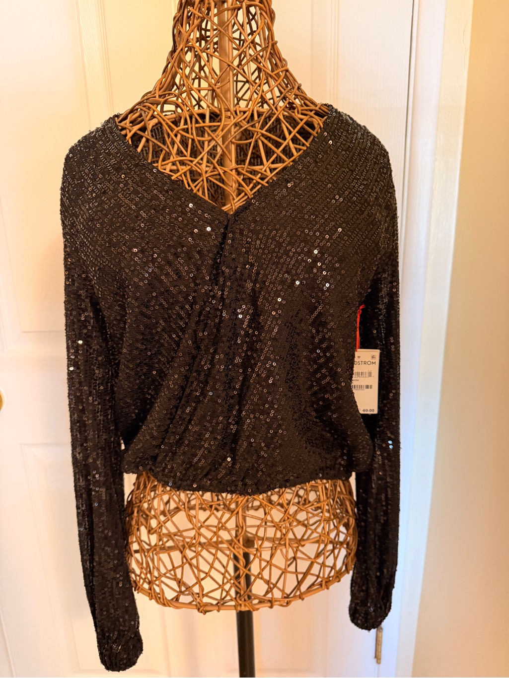 (Nwt)Sequin V-Neck Long Sleeve Top - Black